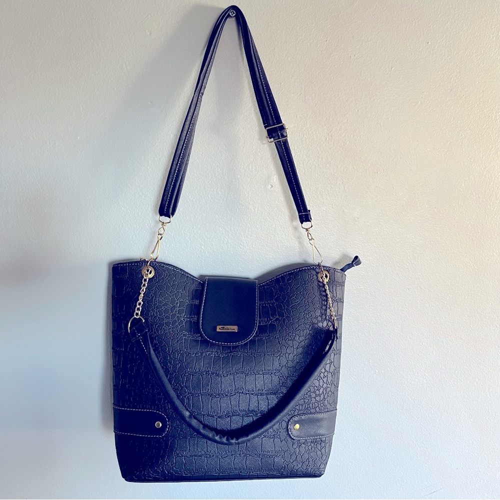 Woman’s Navy Blue Purse - Picture 4 of 4
